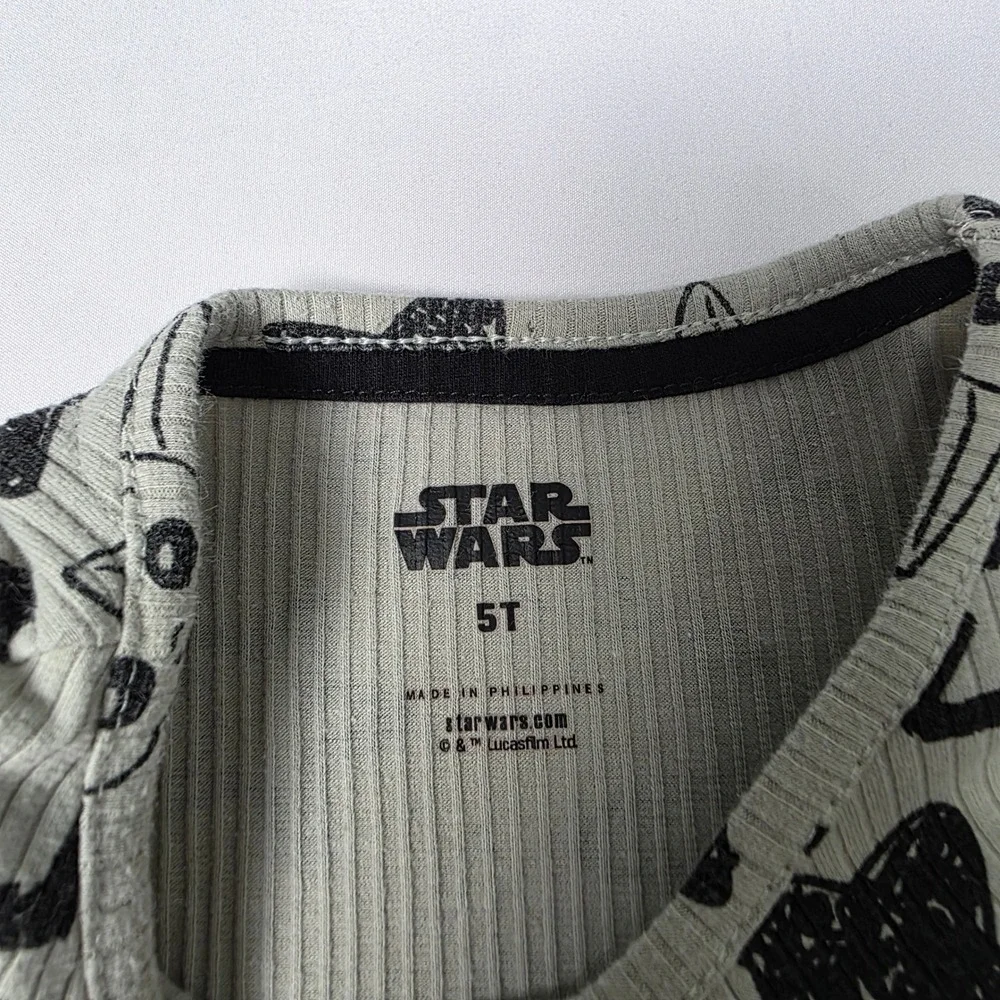 Star‎ Wars Grogu Long Sleeve Shirt Kids 5T Desert Sage Green Ribbed Ruffle Star